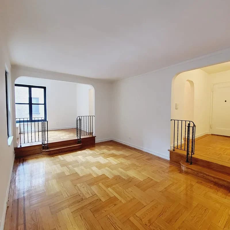 101 Cooper St #2-R, Manhattan, NY 10034 apartment_living_room 1