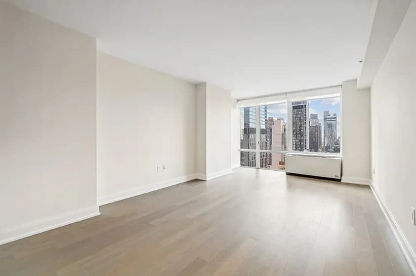 125 W 31 St #40B, Manhattan, NY 10001 apartment_living_room 1