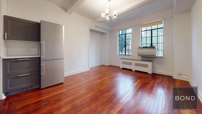 320 E 42 St #1815, Manhattan, NY 10017 1