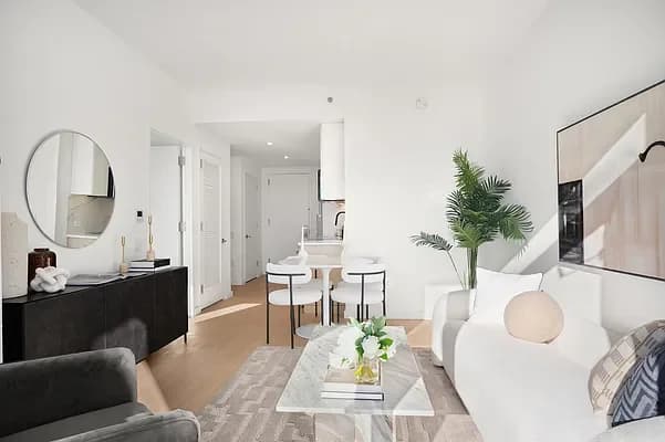 123 Linden Blvd #20B, Brooklyn, NY 11226 apartment_living_room 1