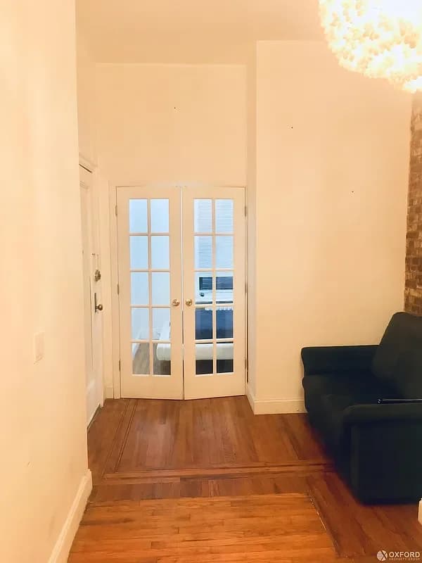 518 East 83 Street #2-A, Manhattan, NY 10028 apartment_living_room 1