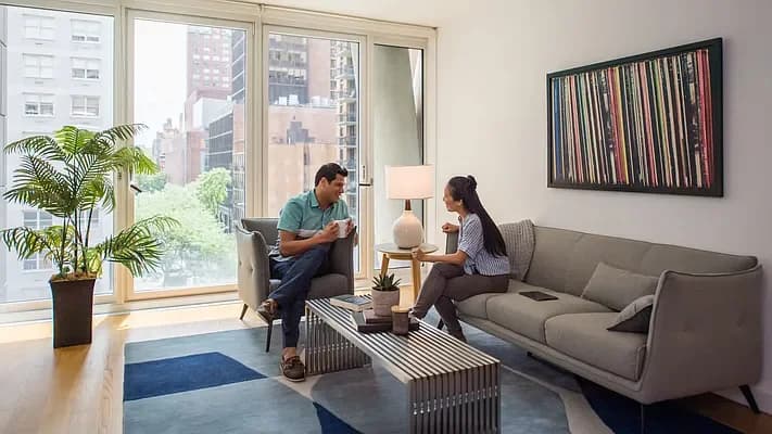 170 Amsterdam Avenue #09G, Manhattan, NY 10023 apartment_living_room 1