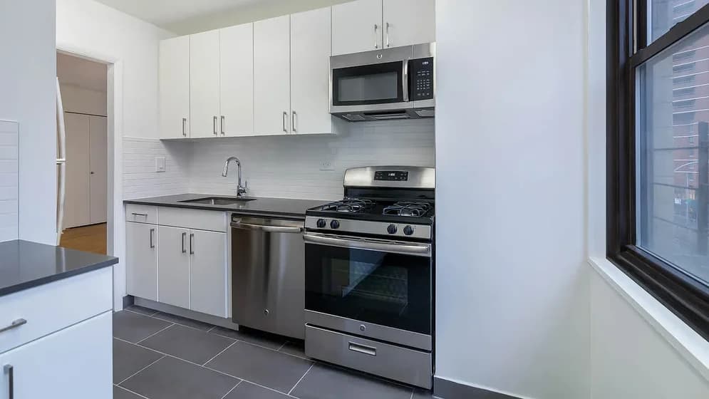 Parc East Apartments 240 East 27 Street #17K, Manhattan, NY 10016 apartment_kitchen 1