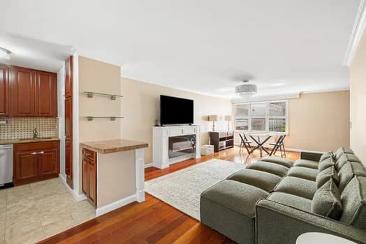 205 3 Avenue #10A, Manhattan, NY 10003