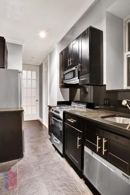 212 East 25 Street #LE, Manhattan, NY 10010 1