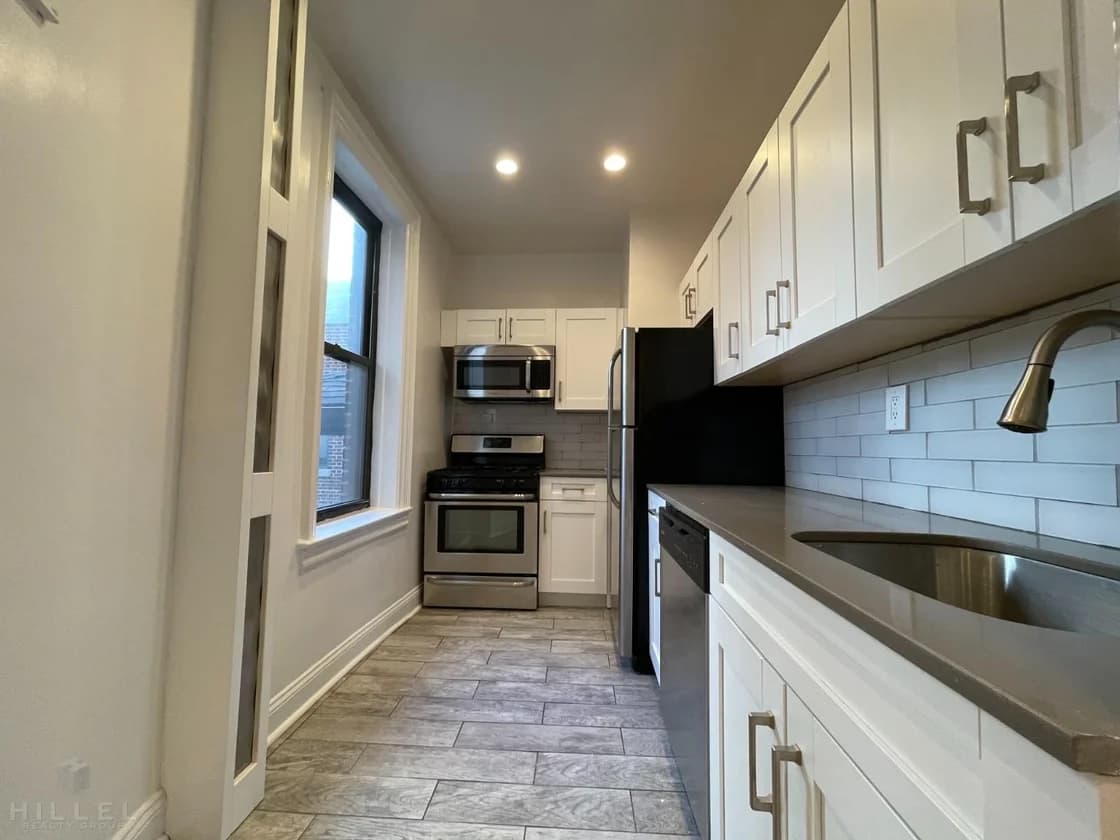 31-49 29 Street #Unit A10, Queens, NY 11106 1