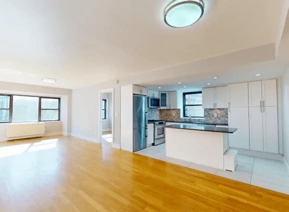 301 East 47 Street #17C, Manhattan, NY 10017