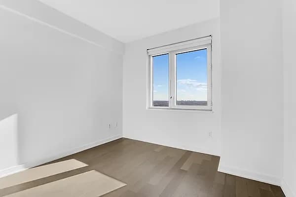 AltaLIC 29-22 Northern Boulevard #2009, Queens, NY 11101 apartment_living_room 1