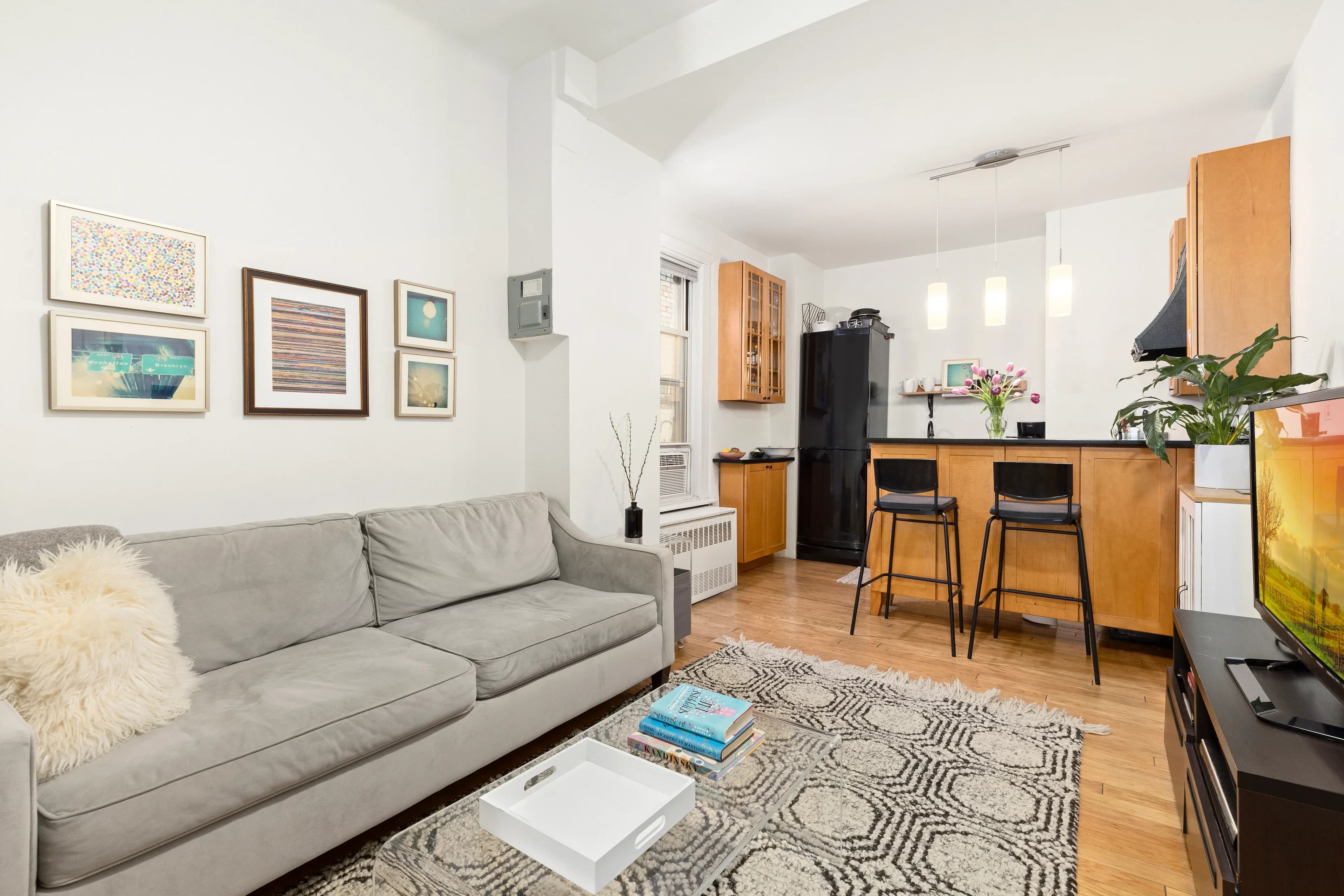66 Madison Avenue #10L, Manhattan, NY 10016 apartment_living_room 1
