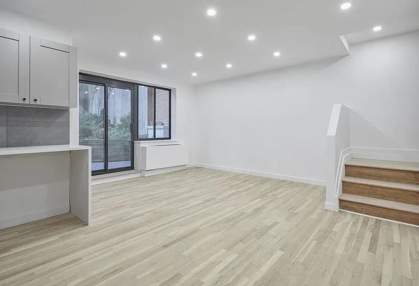 445 W 19 St #1-G, Manhattan, NY 10011 apartment_living_room 1