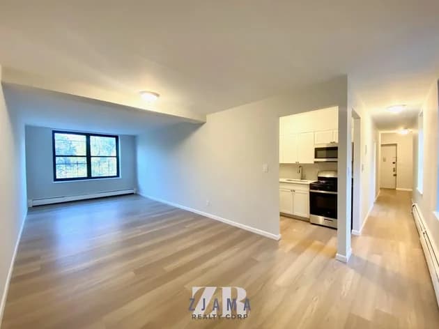 152 Parkside Avenue #4G, Brooklyn, NY 11226