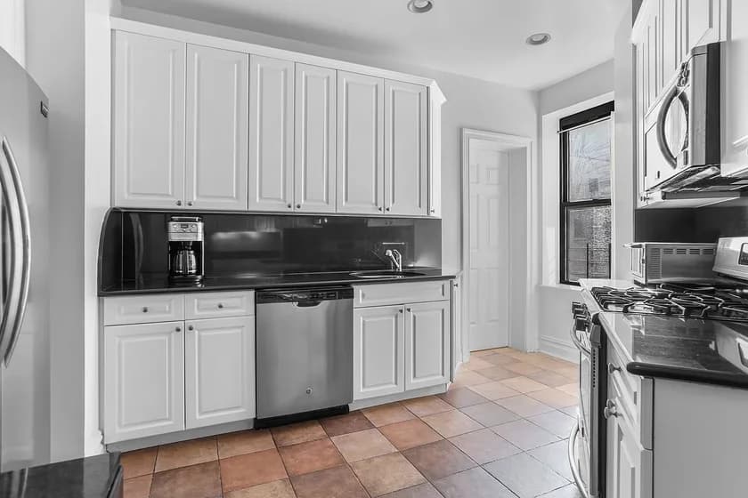 305 Riverside Drive #PHD, Manhattan, NY 10025 apartment_kitchen 1
