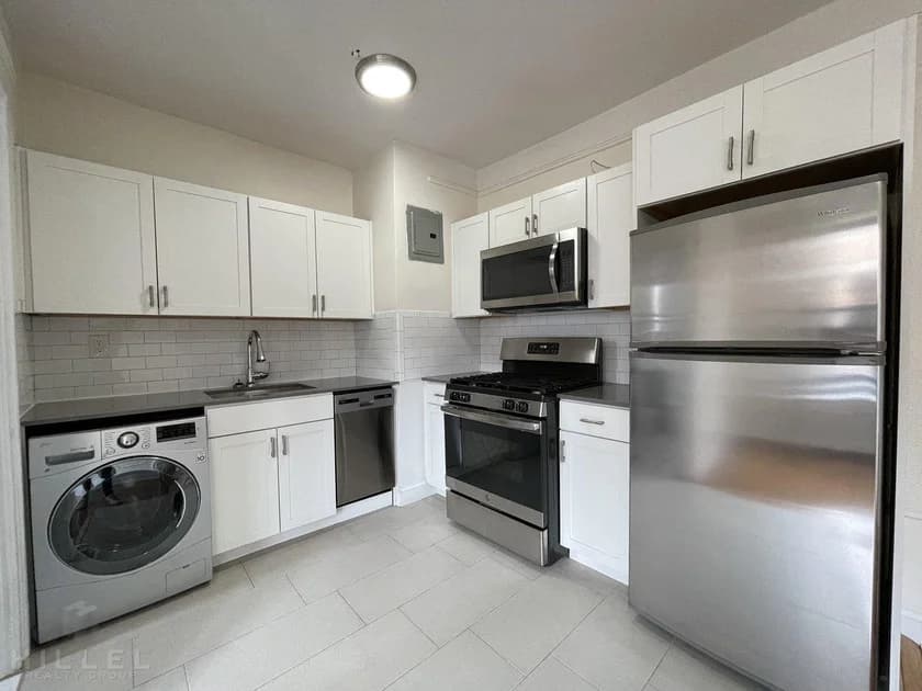 2521 31 Avenue #Unit A44, Queens, NY 11102 1