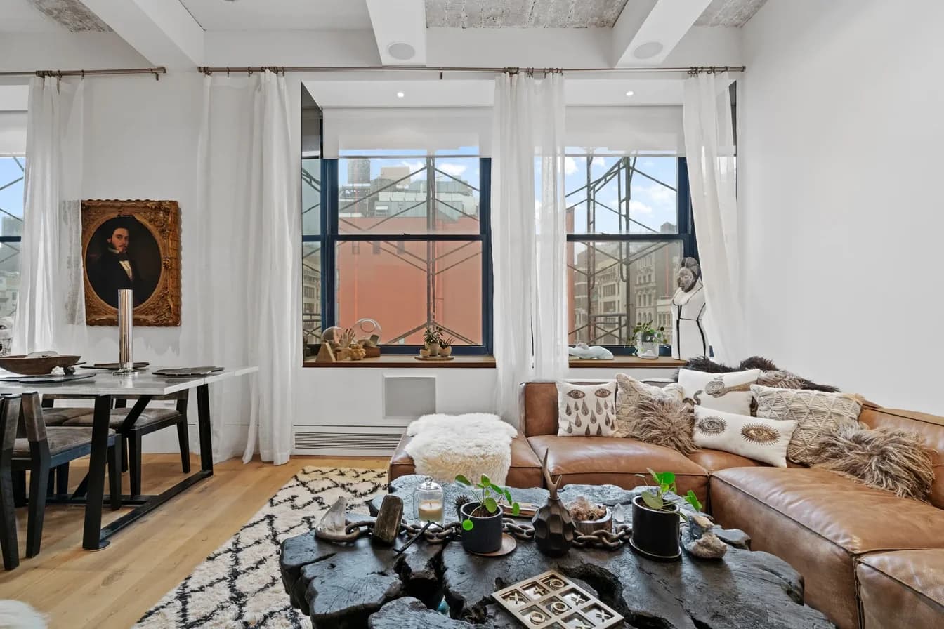 250 Mercer Street #B-905, Manhattan, NY 10012 apartment_living_room 1