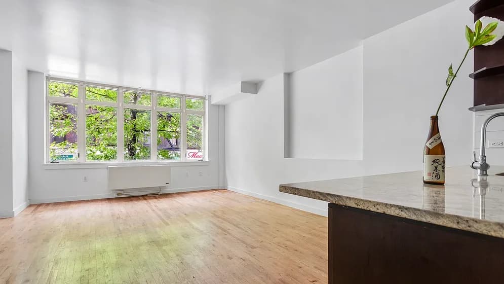 502 9 Avenue #2B, Manhattan, NY 10018 apartment_living_room 1