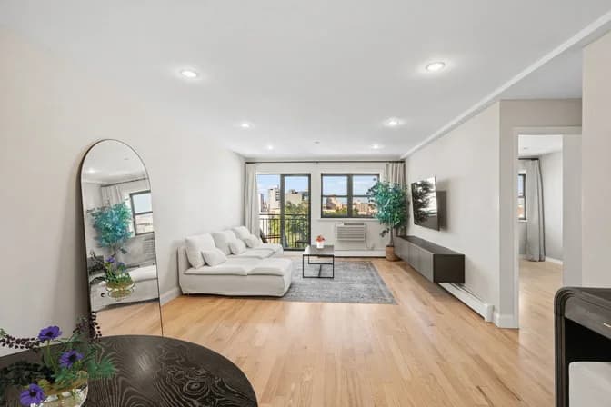 27-16 41 Avenue #PH-8A, Queens, NY 11101