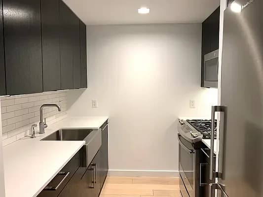 535 West 43 Street #S11H, Manhattan, NY 10036