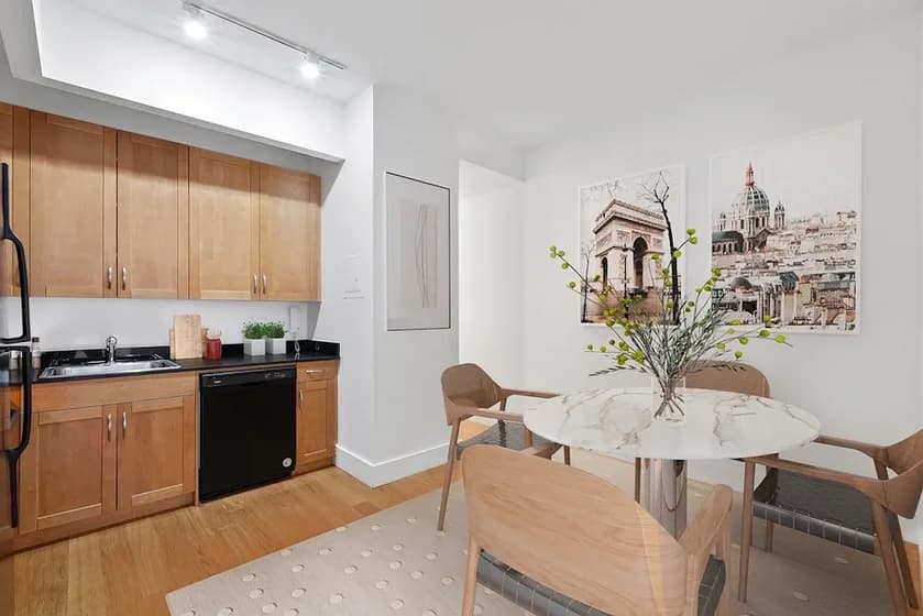 20 West Street #8-A, Manhattan, NY 10006 apartment_living_room 1