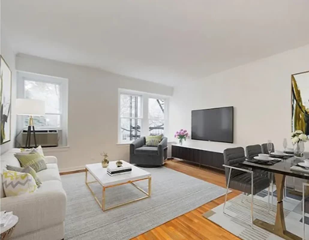 223 East 66 Street #612, Manhattan, NY 10065 apartment_living_room 1
