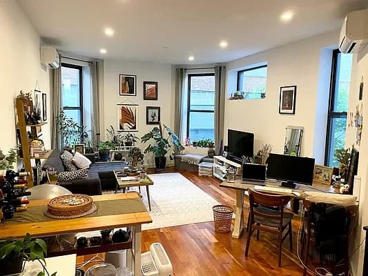 1261 Pacific Street #3R, Brooklyn, NY 11216 apartment_living_room 1