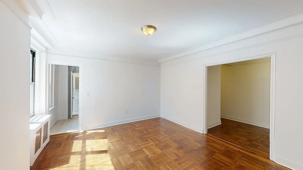 222 West 83 Street #14E, Manhattan, NY 10024 apartment_living_room 1