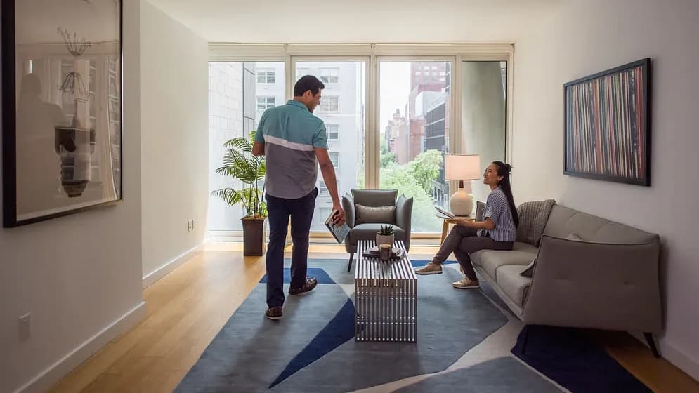 170 Amsterdam Avenue #20E, Manhattan, NY 10023 apartment_living_room 1