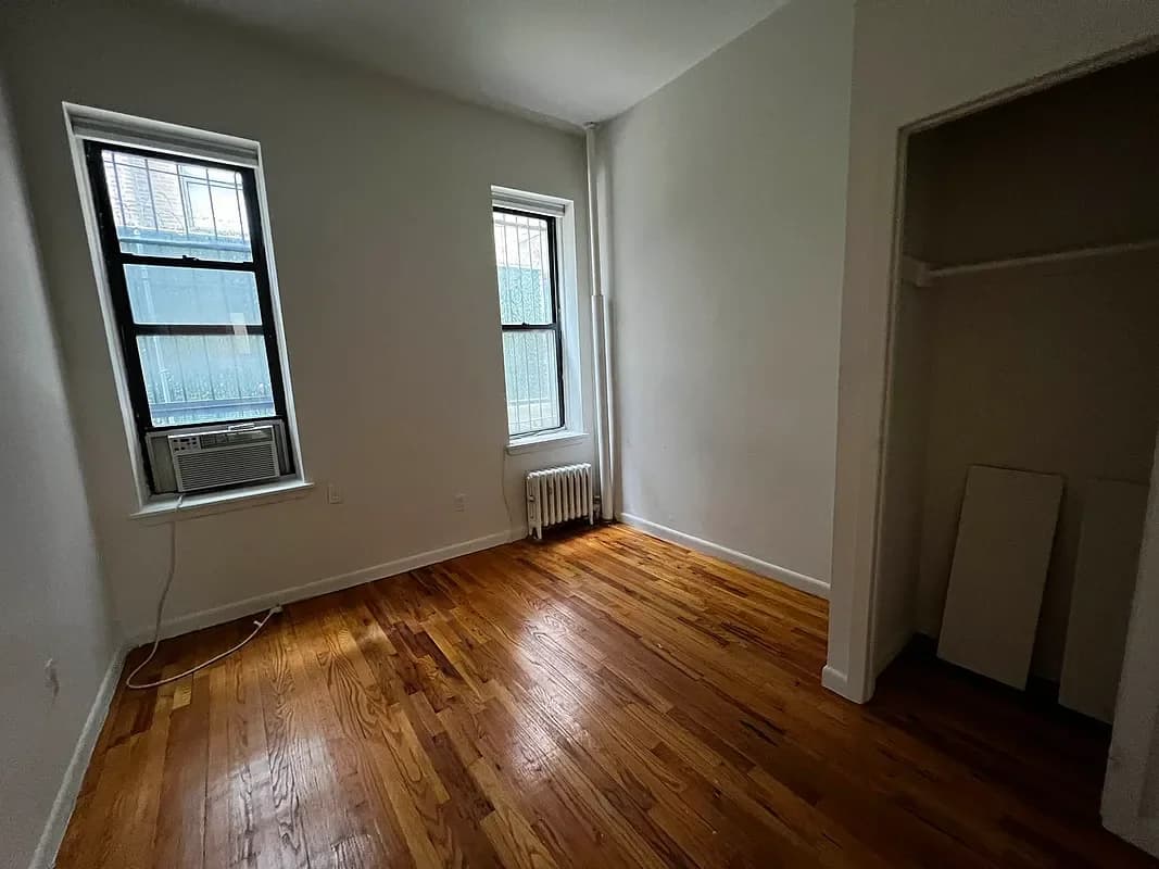 229 East 84 Street #D, Manhattan, NY 10028 apartment_living_room 1