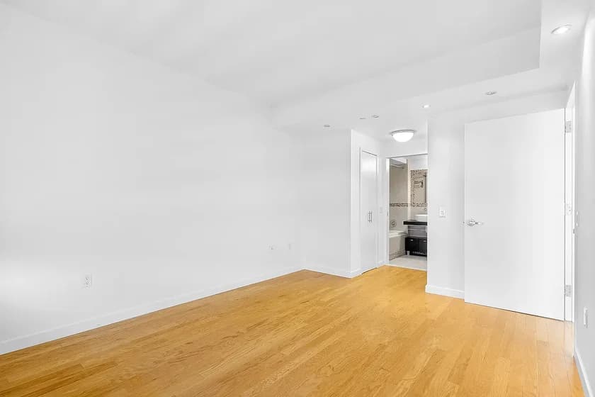 555 West 23 Street #S14B, Manhattan, NY 10011 apartment_living_room 1