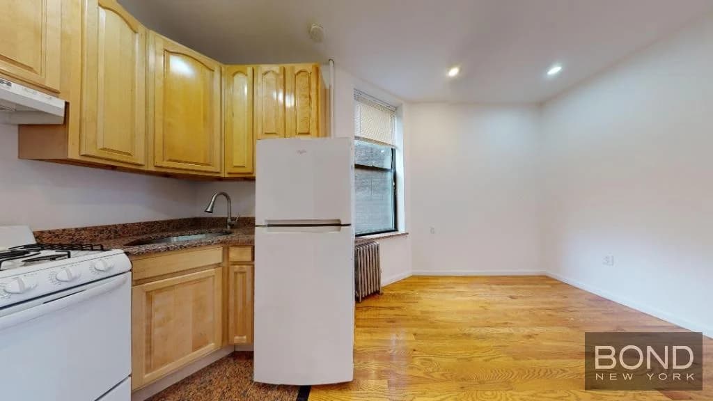 214 East 10 Street #10, Manhattan, NY 10003 1