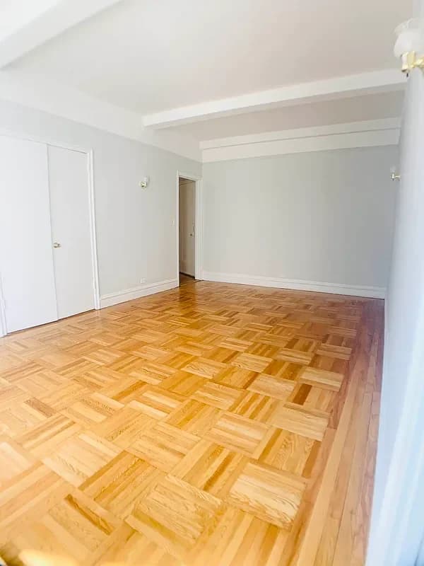 128 Ft Washington Avenue #9K, Manhattan, NY 10032 apartment_living_room 1