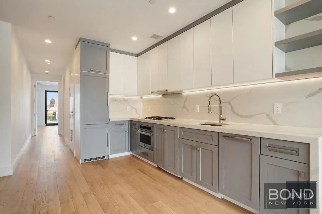 11-07 Welling Court #6D, Queens, NY 11102 1