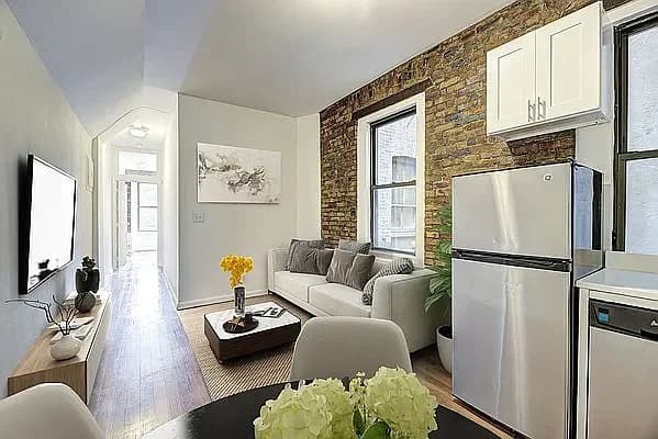7 Carmine Street #12, Manhattan, NY 10014 apartment_living_room 1