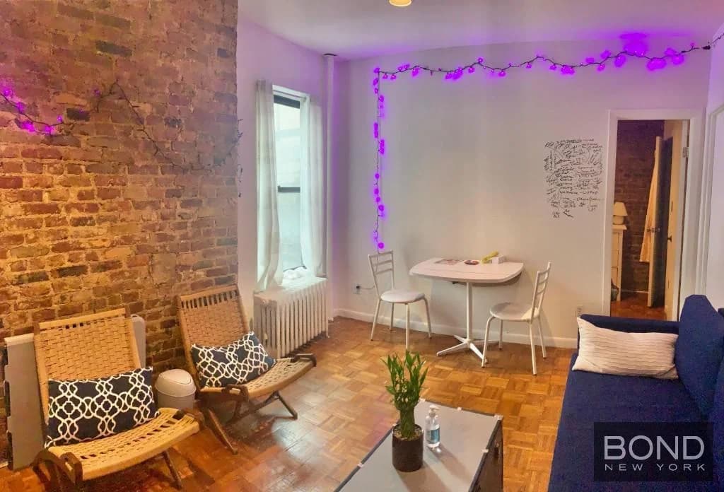 330 West 44 Street #33, Manhattan, NY 10036 1