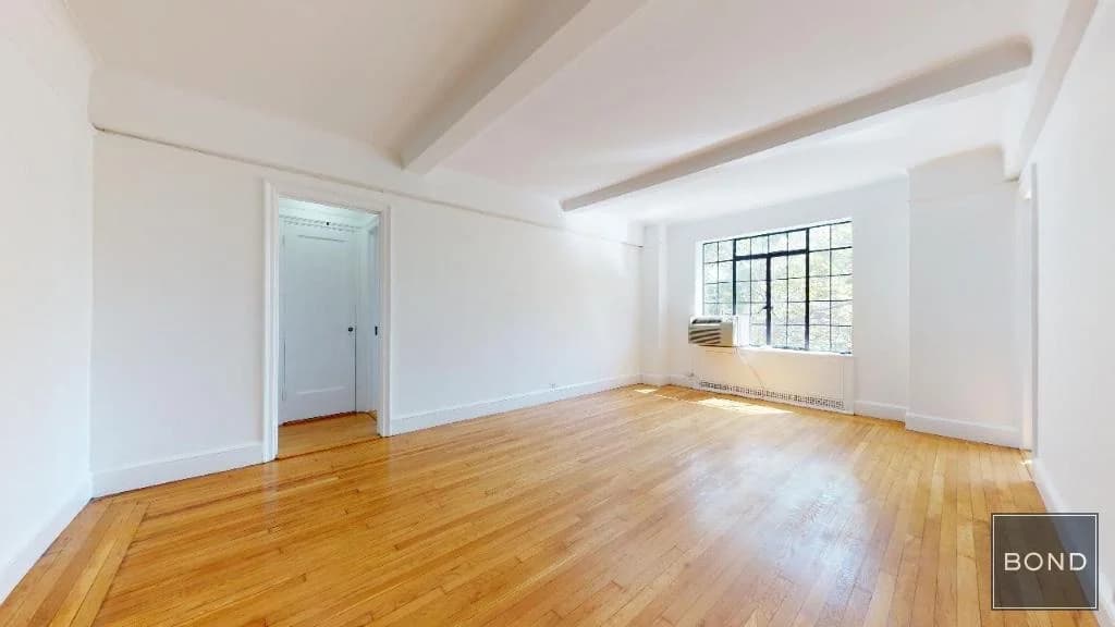 1 Christopher Street #3e, Manhattan, NY 10014 1