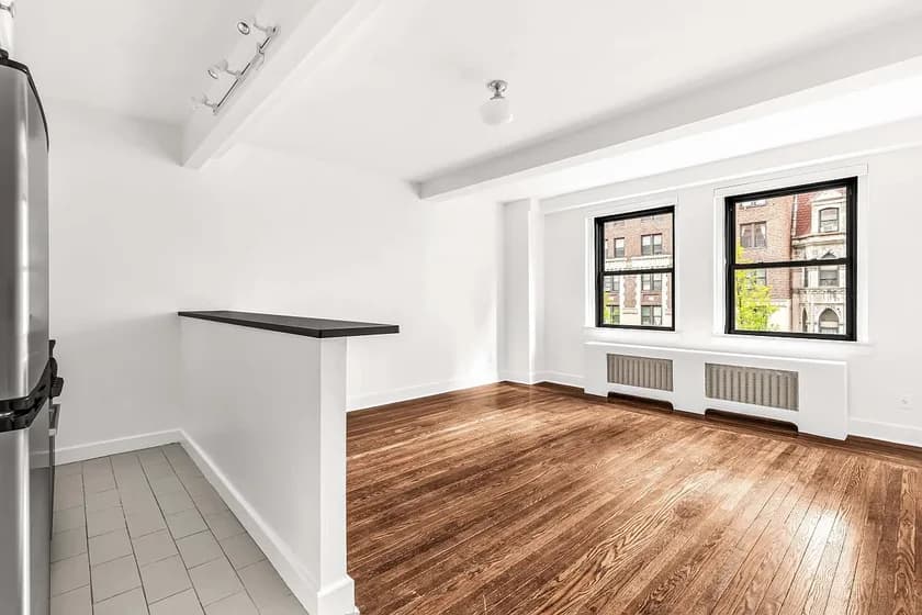 253 West 72 Street #406, Manhattan, NY 10023 apartment_dining_room 1