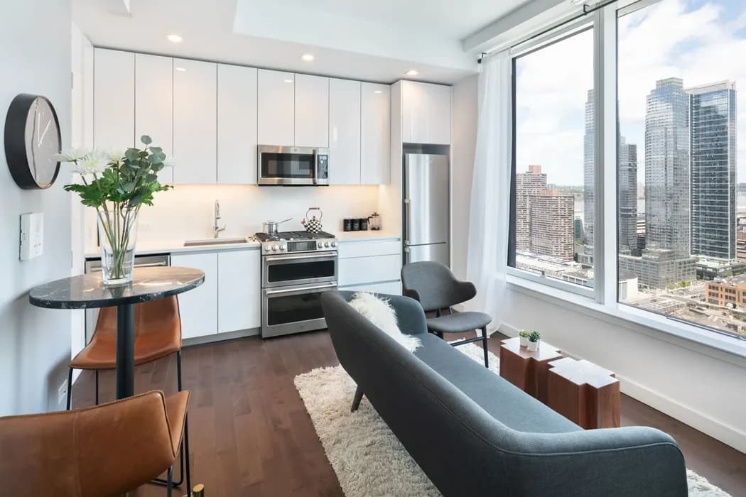 515 West 36 Street #20G, Manhattan, NY 10018 apartment_living_room 1