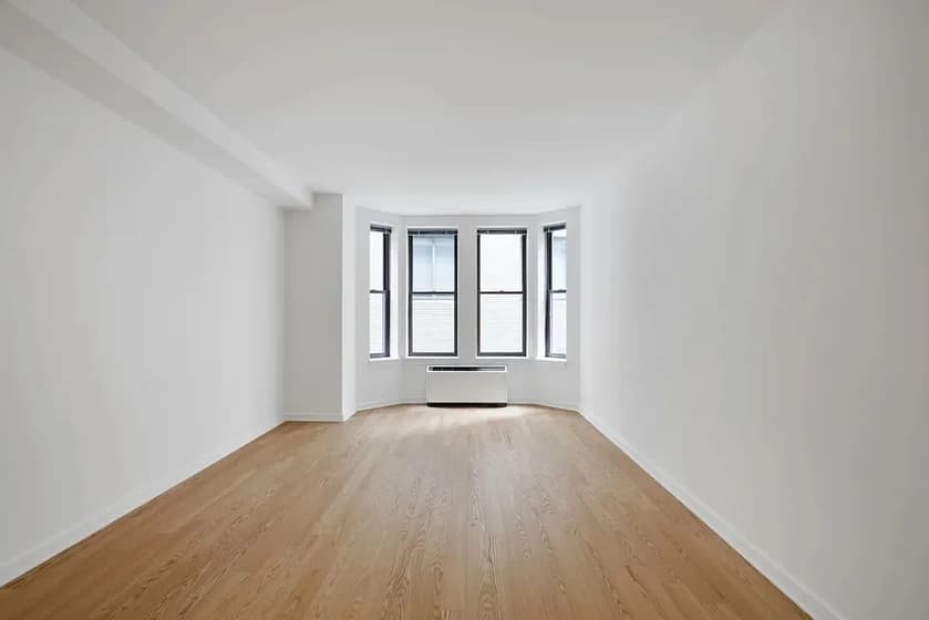 37 Wall Street #15F, Manhattan, NY 10005 apartment_living_room 1