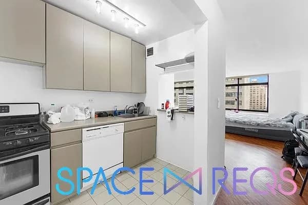 400 East 70 Street #1103, Manhattan, NY 10021