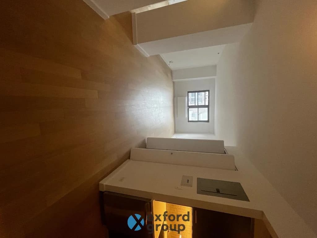 222 E 39 St #23B, Manhattan, NY 10016 1