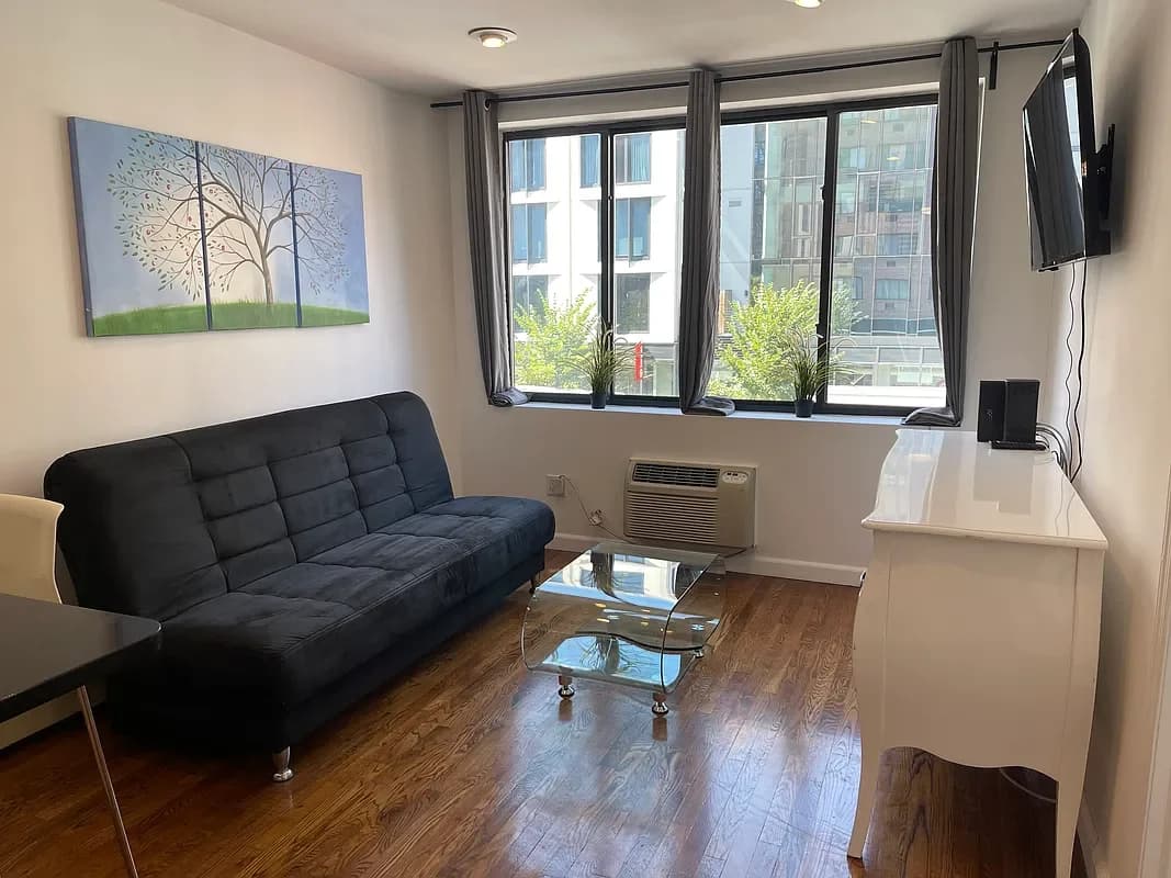 626 10 Avenue #2C, Manhattan, NY 10036 apartment_living_room 1