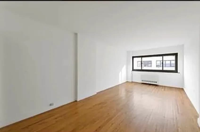 295 Park Avenue South #2P, Manhattan, NY 10010 apartment_living_room 1