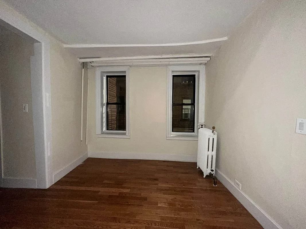 3034 Kingsbridge Avenue #5DS, Manhattan, NY 10463 apartment_living_room 1