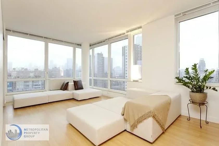 9 West 31 Street #40C, Manhattan, NY 10001 apartment_living_room 1