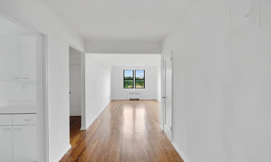 1995 Sedgwick Avenue #05F, Bronx, NY 10453 apartment_living_room 1