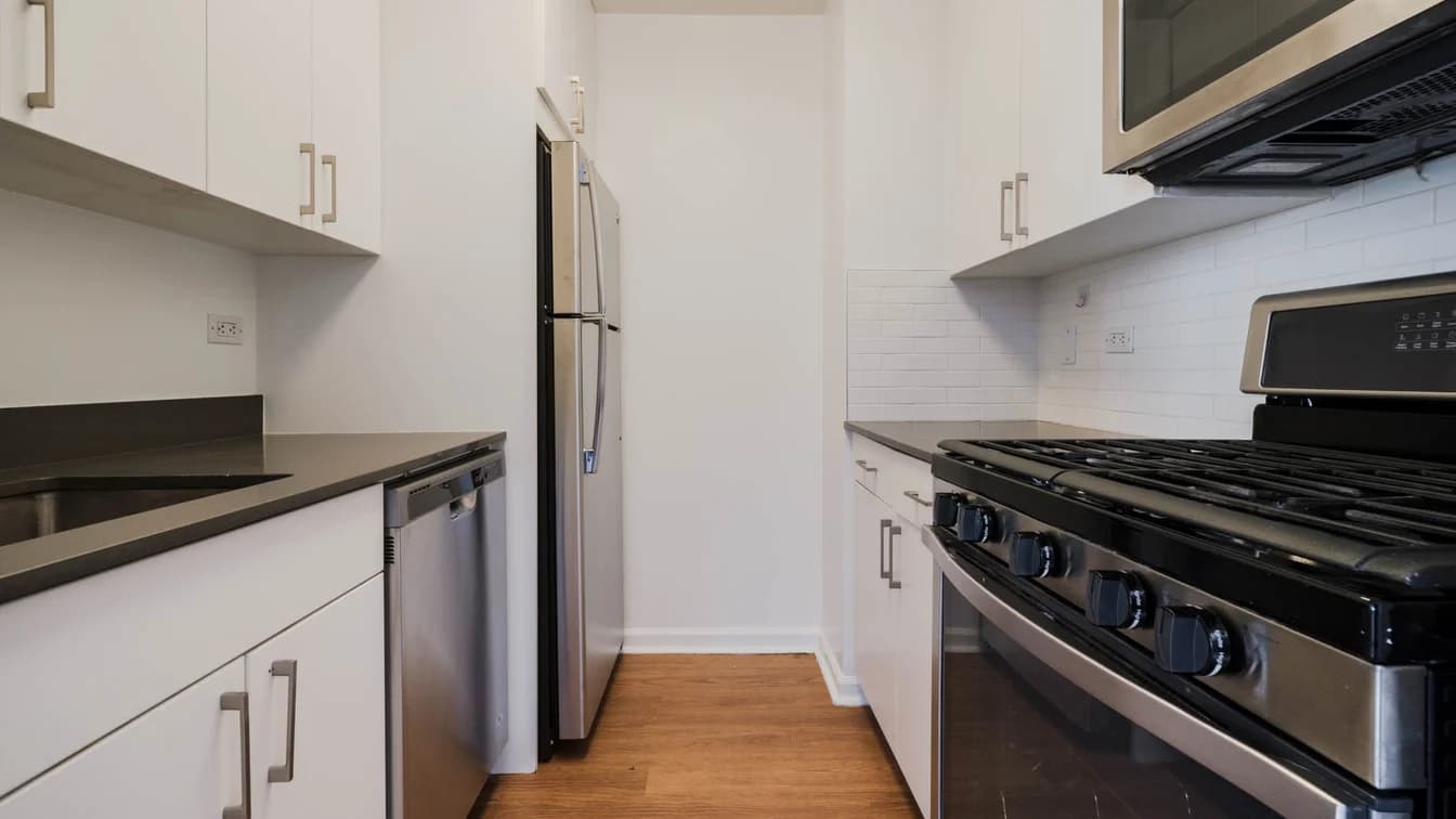 300 East 39 Street #04D, Manhattan, NY 10016 1