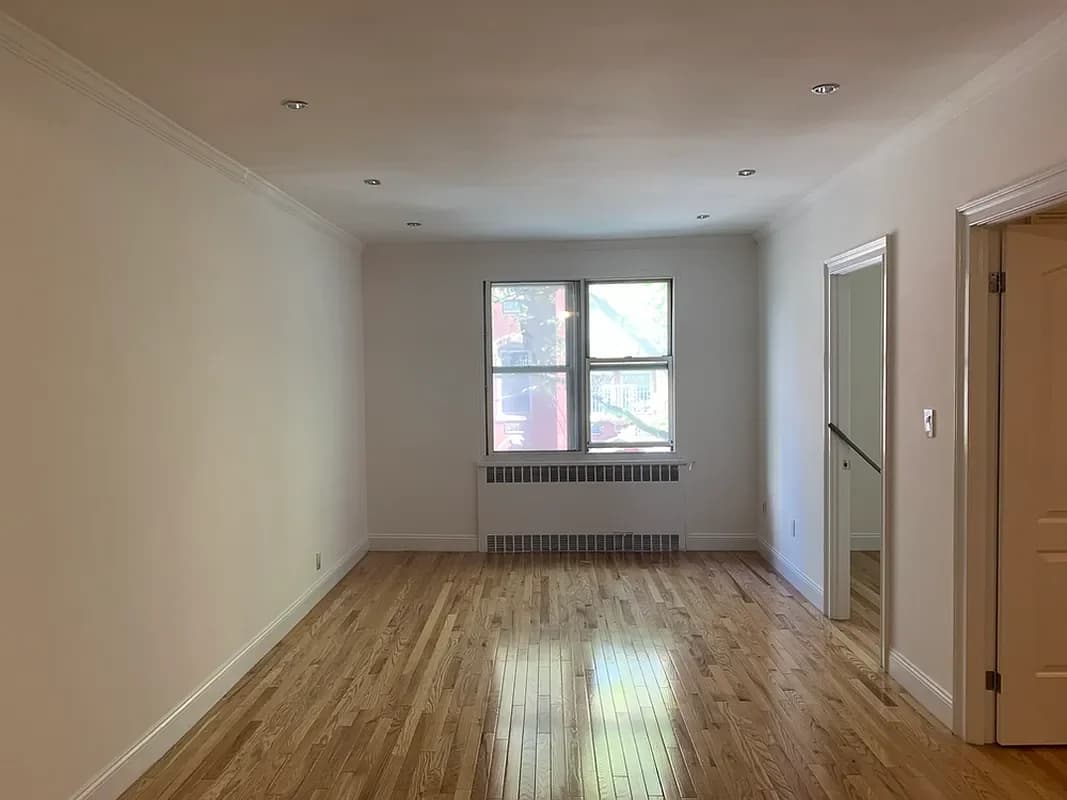 330 East 63 Street #4G, Manhattan, NY 10065 apartment_living_room 1