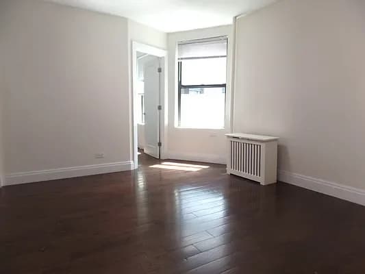 566 West 126 Street #34, Manhattan, NY 10027 apartment_living_room 1
