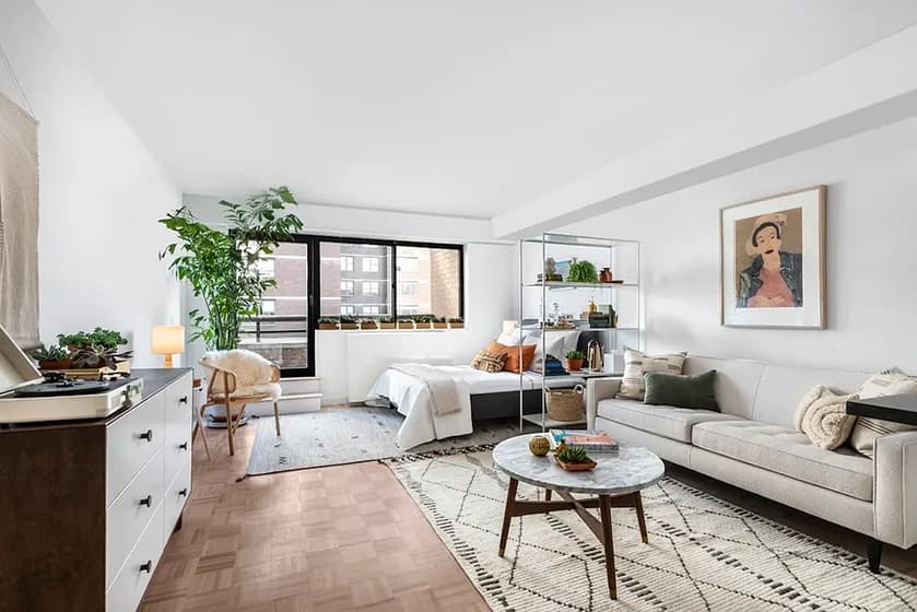 The Monterey 175 E 96 St #11J, Manhattan, NY 10029 apartment_living_room 1