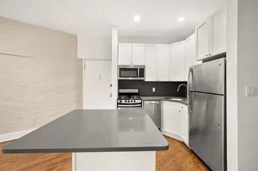 220 East 95 Street #3A, Manhattan, NY 10128