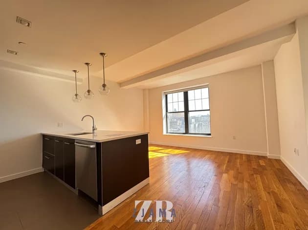 123 Parkside Avenue #5T, Brooklyn, NY 11226 - Image 1